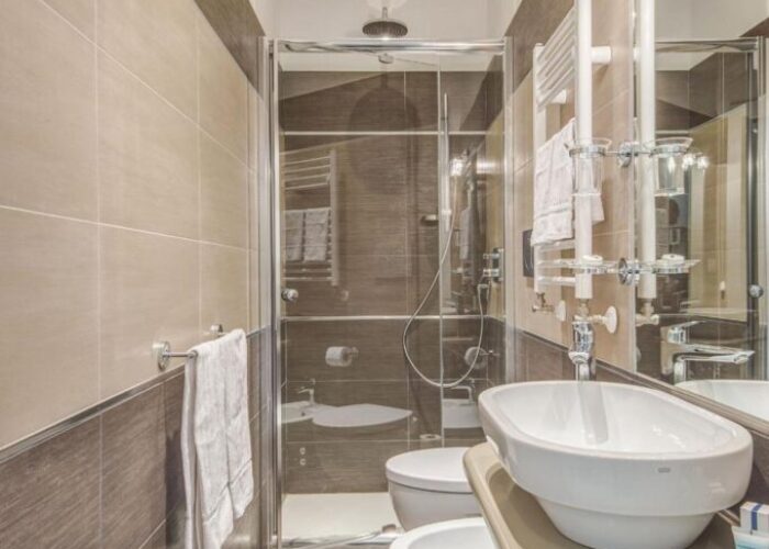 penta-luxury-house-roma-camera-matrimoniale-bagno-completo